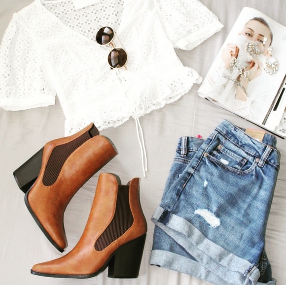 🚨ON SALE🚨//The Tobin// Cognac boots - Picture 5 of 8